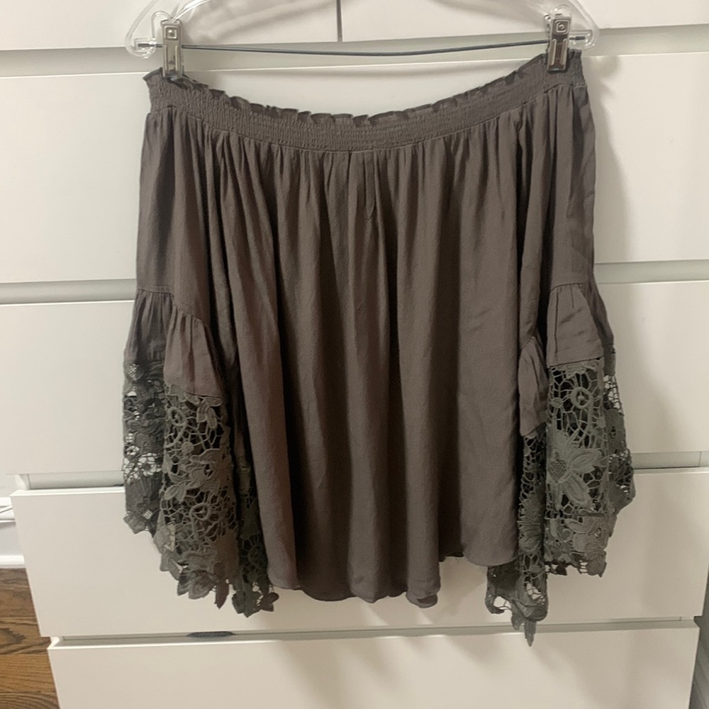 Off the shoulder lace sleeve top